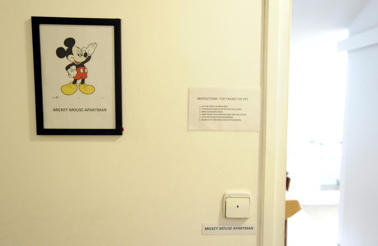Mickey Mouse & Studio Mini Zagreb Buitenkant foto